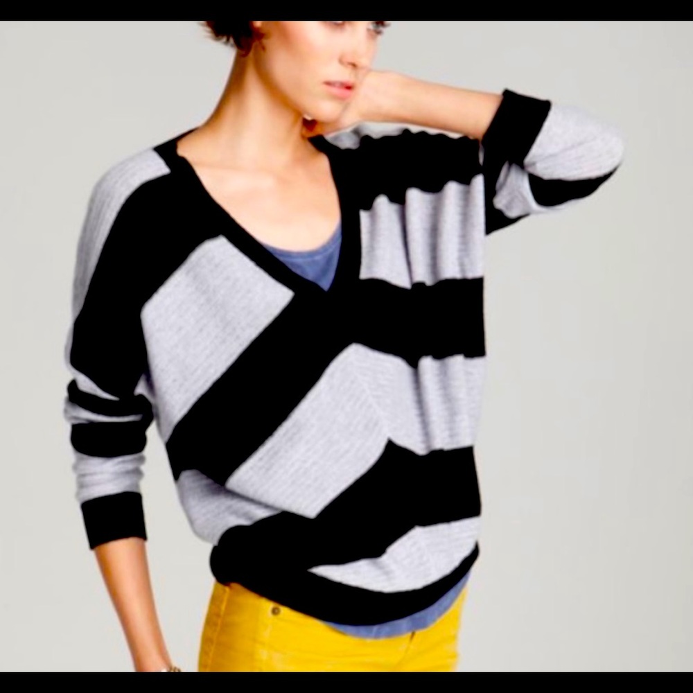 Aqua Cashmere 100% Mitered Stripe Gray Black Drop Shoulder V Neck Slit Sweater